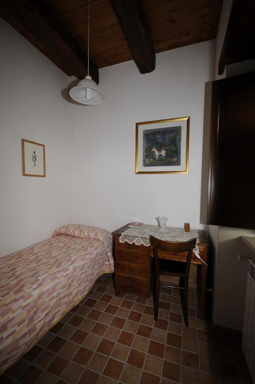 Bb Casavacanze Corneto Apartment Bomba Ruang foto